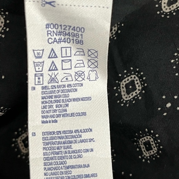 Forever 21 Sleeveless Blouse Gold Button and Lace Detailing Black & Cream SZ S - Picture 9 of 12